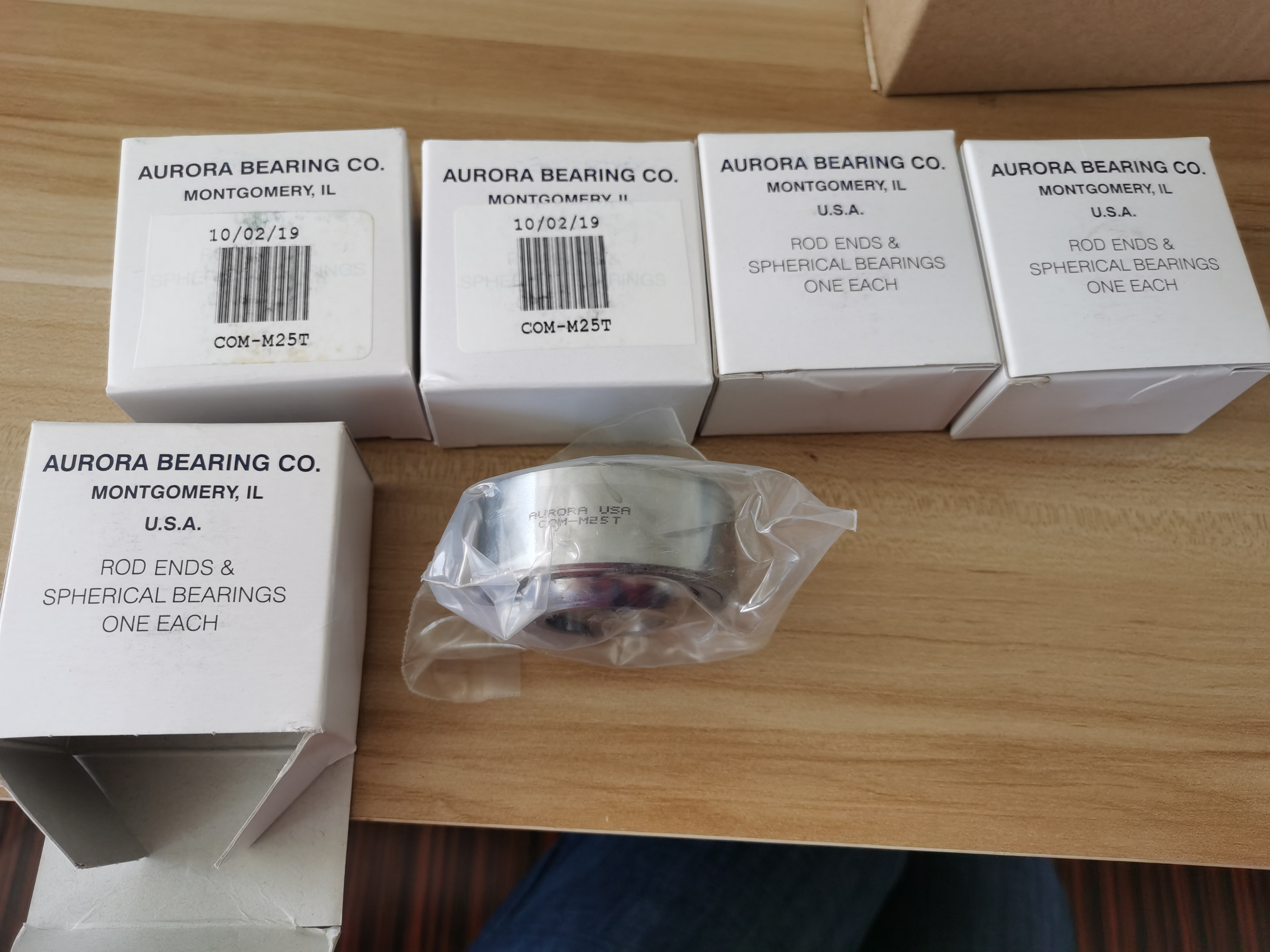 美國AORORA KW-8 桿端關節(jié)軸承