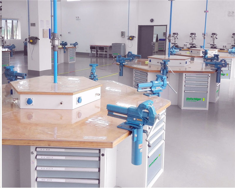 現(xiàn)代鉗工實訓室